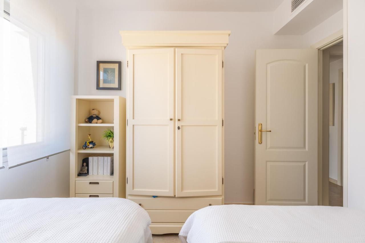 Atico 2 Terrazas Junto Al Mar By Rent Me Apartment เอสเตโปนา ภายนอก รูปภาพ